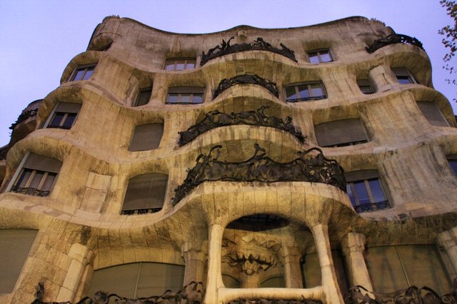20081123_barcelonatrip_77_casa_mila